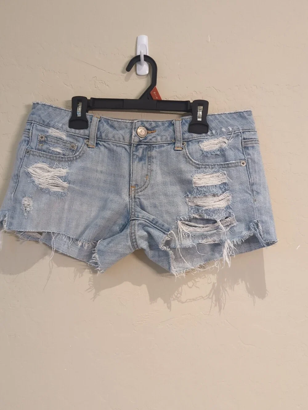 American Eagle Blue Denim Short Shorts Heavy Distressing Sz 6 Woman